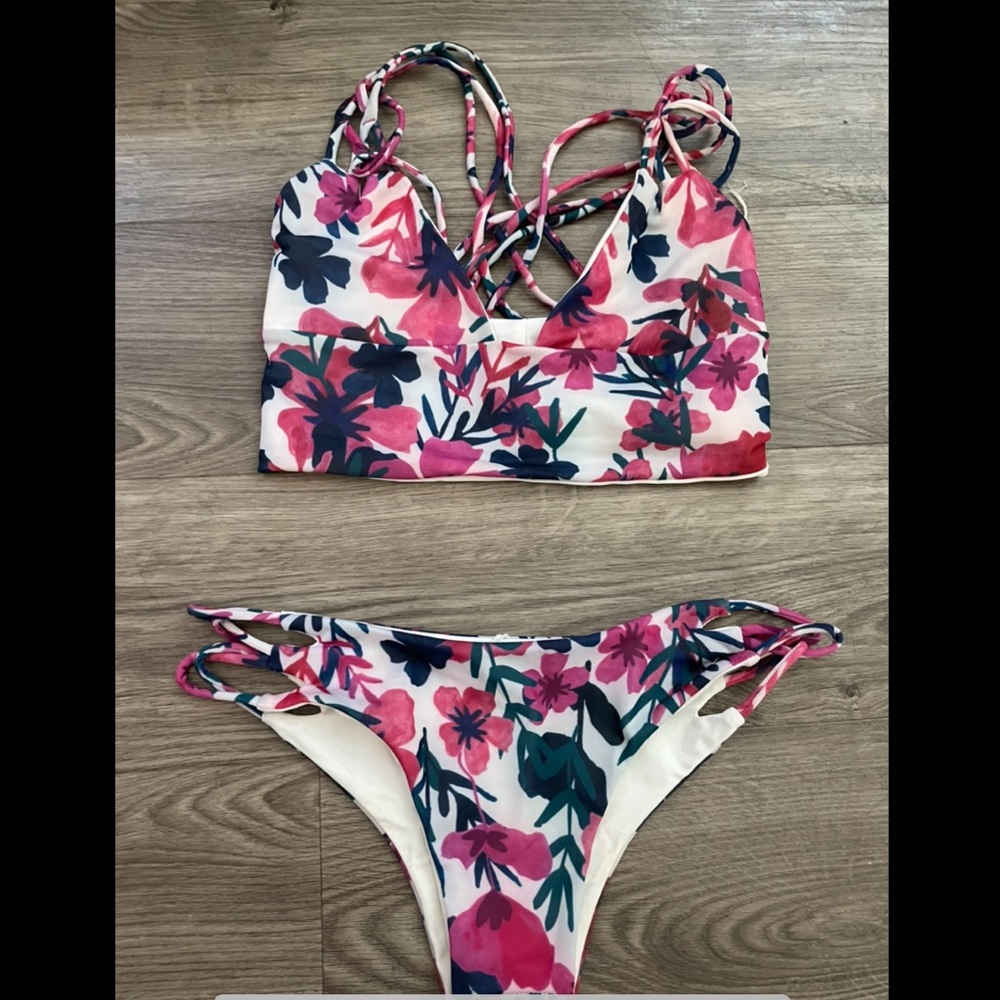 Kaohs bikini set